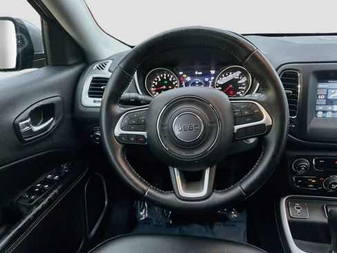 Used 2019 Jeep Compass Latitude w/ Popular Equipment Group FWD image 16