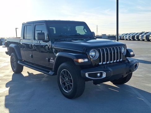 Used 2022 Jeep Gladiator Overland w/ Popular Equipment Package image 3