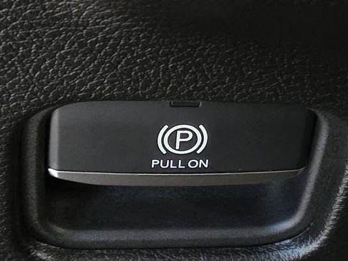 Used 2024 Jeep Grand Cherokee Limited w/ Luxury Tech Group II image 31