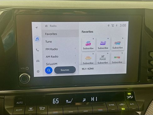 Used 2025 Toyota Camry SE image 15