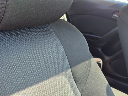 Used 2014 MAZDA MAZDA3 i Sport image 19