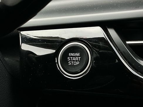 Used 2025 Kia Seltos S image 27