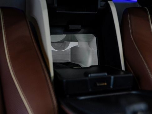 Used 2022 Mercedes-Benz Maybach GLS 600 4MATIC image 46