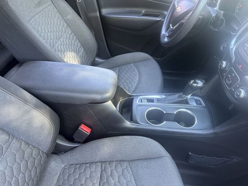 Used 2018 Chevrolet Equinox LT image 25