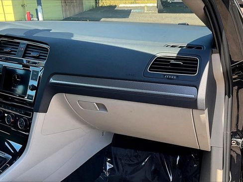 Used 2019 Volkswagen Golf Alltrack S image 20