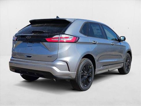 New 2024 Ford Edge SE w/ Black Appearance Package image 2