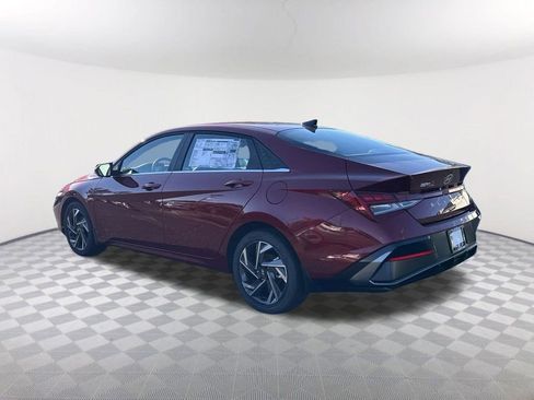 New 2025 Hyundai Elantra SEL FWD image 7