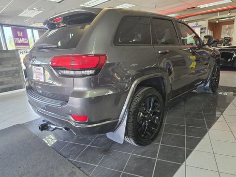 Used 2019 Jeep Grand Cherokee Altitude image 4