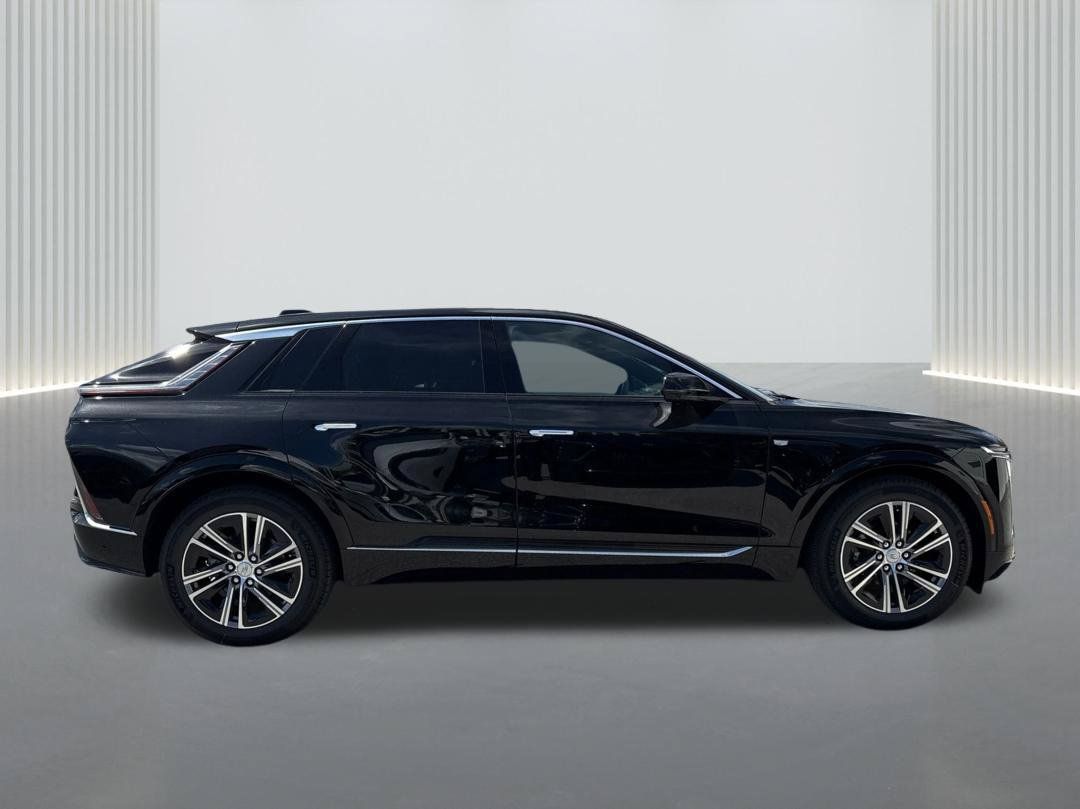 New 2026 Cadillac Lyriq Luxury RWD image 4