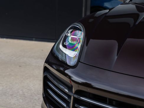 Certified 2022 Porsche Cayenne AWD/4WD image 17
