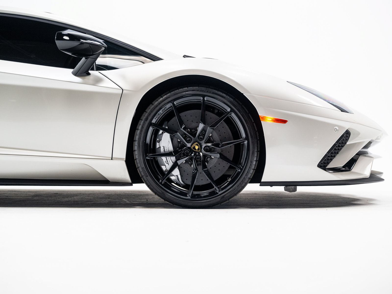 Used 2018 Lamborghini Aventador S AWD/4WD image 15