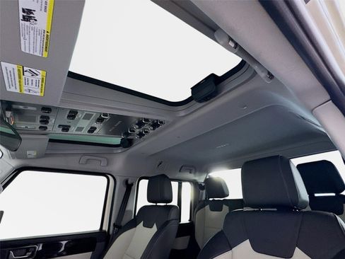Used 2025 INEOS Grenadier AWD/4WD image 13