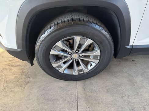 Used 2025 Chevrolet Equinox LT FWD image 29