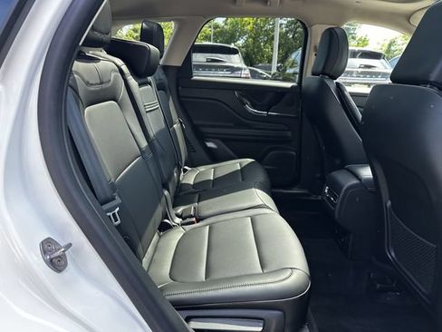 Certified 2024 Lincoln Corsair AWD w/ Equipment Group 101A image 38