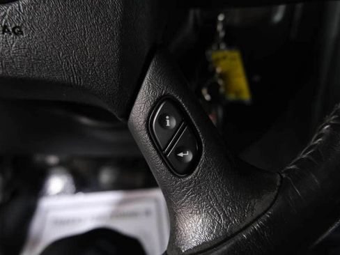 Used 2005 HUMMER H2 w/ Preferred Equipment Group image 38