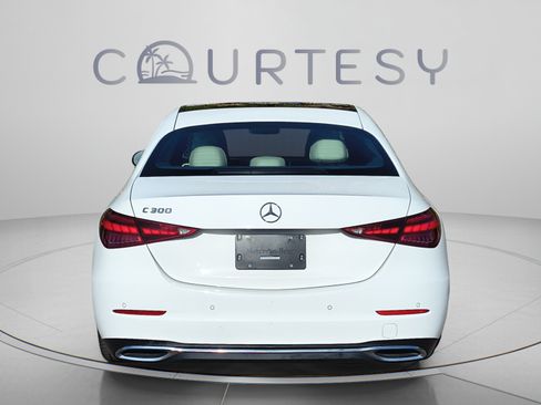 Used 2023 Mercedes-Benz C 300 Sedan image 4