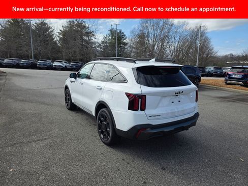 Used 2025 Kia Sorento SX image 3