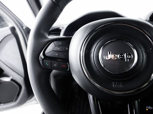Used 2022 Jeep Renegade Altitude AWD/4WD image 28