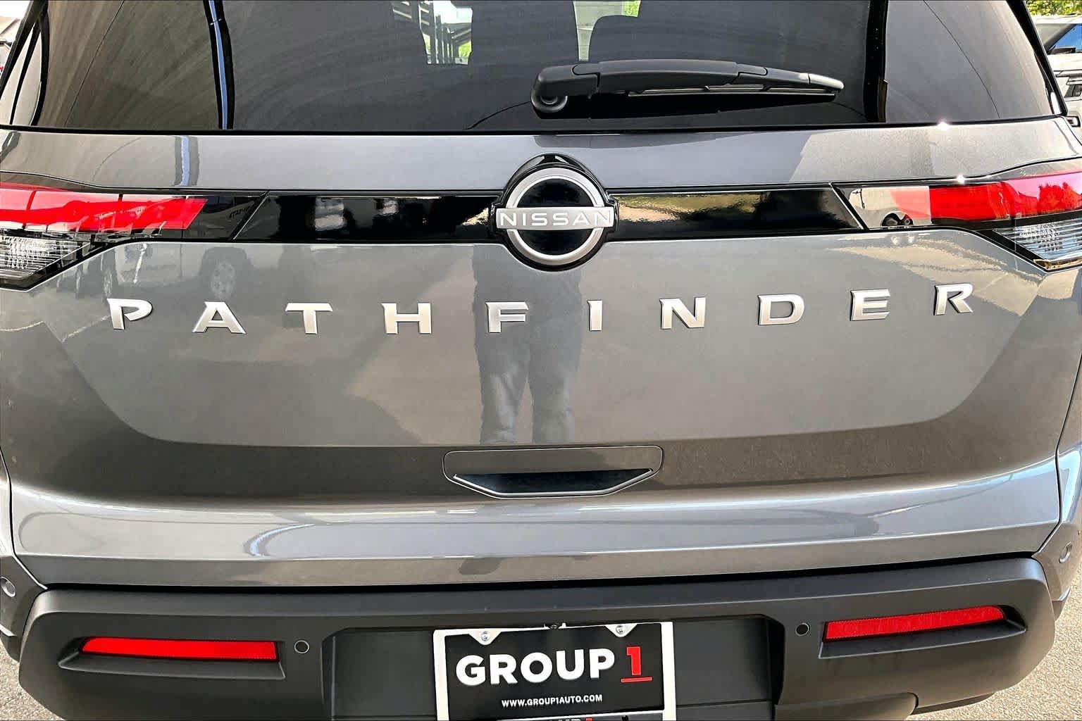 Certified 2025 Nissan Pathfinder S FWD image 10
