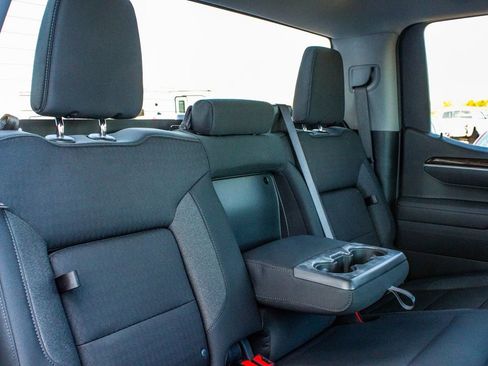 Used 2025 GMC Sierra 1500 Elevation image 36