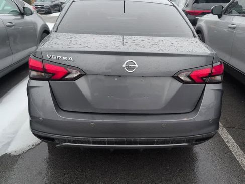 Used 2022 Nissan Versa S image 5