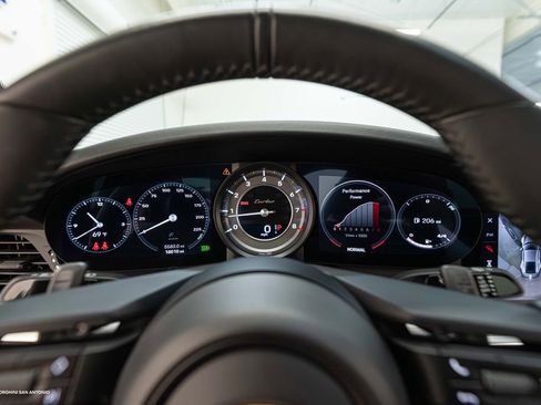 Used 2022 Porsche 911 Turbo image 40