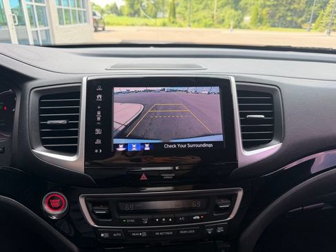 Used 2018 Honda Pilot Touring image 13