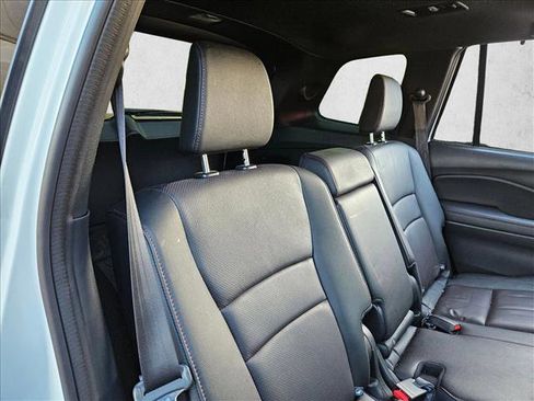 Used 2025 Honda Passport Black Edition image 22