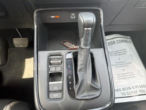 Used 2024 Honda CR-V LX image 23