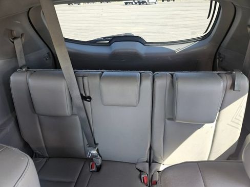 Used 2019 Toyota Highlander XLE FWD image 25