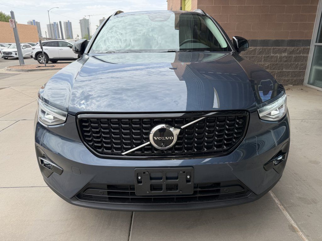 Used 2026 Volvo XC40 B4 Plus FWD image 10