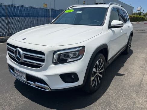 Used 2022 Mercedes-Benz GLB 250 w/ Premium Package Lite image 9
