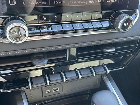 Used 2025 Chevrolet Colorado LT w/ LT Convenience Package image 26