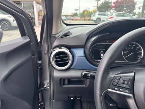 Used 2025 Nissan Versa SV FWD image 34