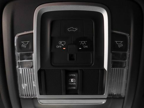 Used 2021 RAM 2500 Laramie w/ Night Edition AWD/4WD image 31
