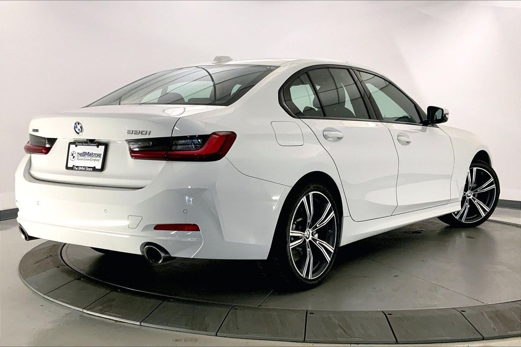 Used 2023 BMW 330i xDrive Sedan w/ Convenience Package AWD/4WD image 12