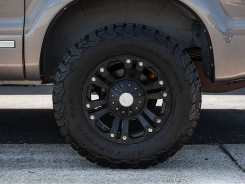 Used 2004 Ford Excursion Limited image 42
