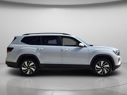 Certified 2026 Volkswagen Atlas SE w/ Panoramic Sunroof Package FWD image 7