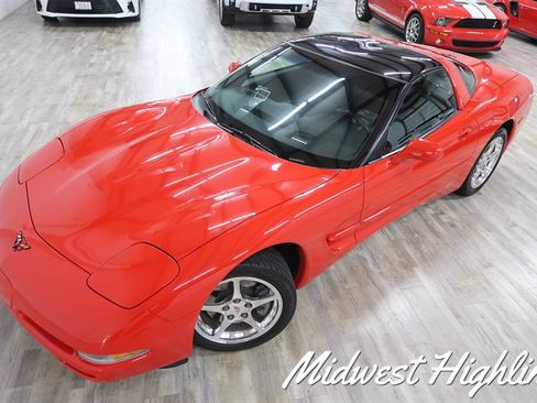 Used 2002 Chevrolet Corvette Coupe w/ Preferred Equipment Group2 RWD image 4