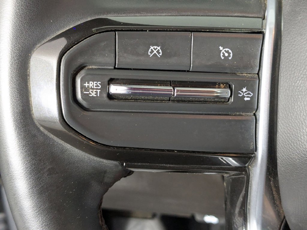 Used 2025 Chevrolet Colorado ZR2 w/ Technology Package AWD/4WD image 15