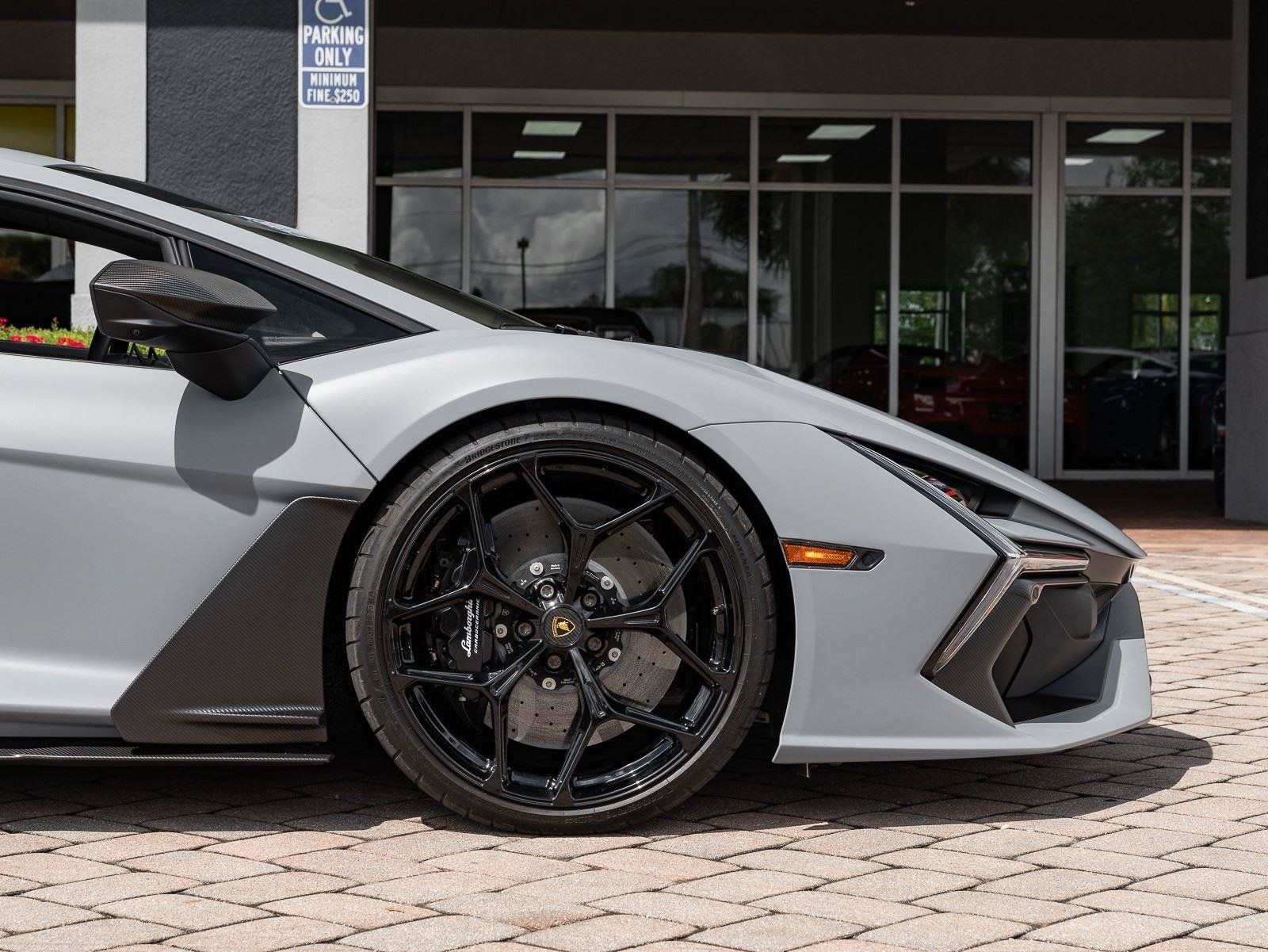 Used 2024 Lamborghini Revuelto AWD/4WD image 12