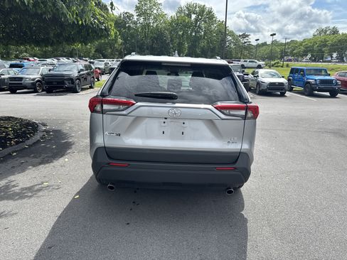 Used 2025 Toyota RAV4 LE AWD/4WD image 4