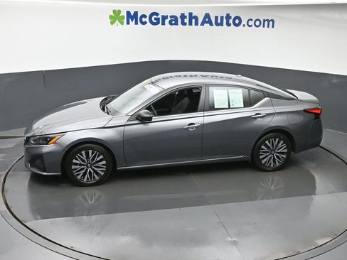 Used 2024 Nissan Altima 2.5 SV image 19