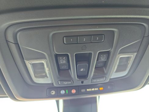 Used 2021 Chevrolet Silverado 1500 High Country w/ Technology Package image 33