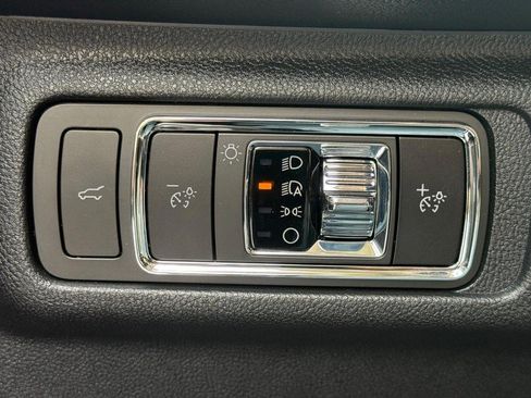 New 2025 Lincoln Corsair AWD image 15