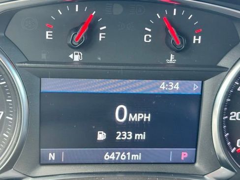 Used 2024 GMC Terrain SLT image 17