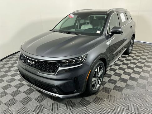 Certified 2023 Kia Sorento SX Prestige w/ Panoramic Sunroof Package image 7