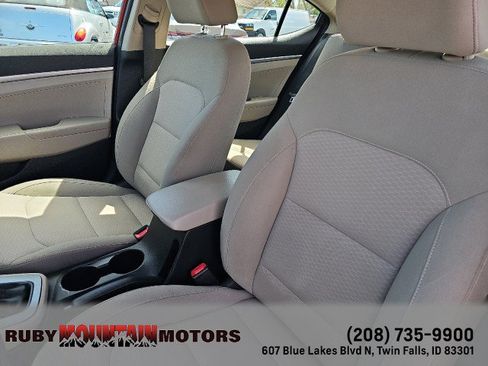 Used 2020 Hyundai Elantra SE FWD image 12