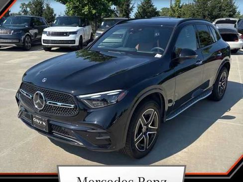 Used 2025 Mercedes-Benz GLC 300 4MATIC image 1
