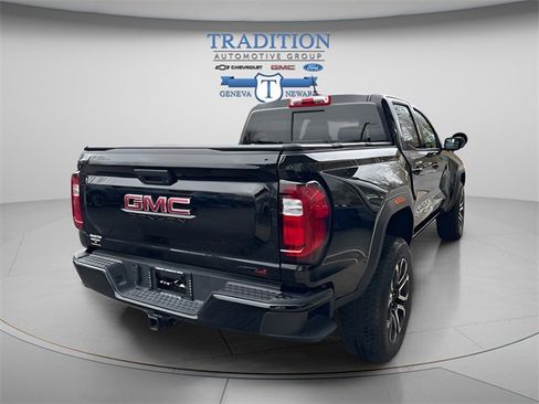 Used 2024 GMC Canyon AT4 image 4